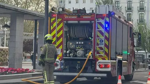 bomberos en la zona de La Marina en Zamora _2