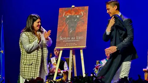 Cartel Anunciador Toro Enamorado 2026
