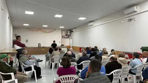 Encuentro vecinos y alcalde Rabanales