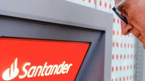 Cajero del Banco Santander. Foto Facebook