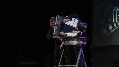 nada_es_lo_que_oarece_el_mago_invisible (2)