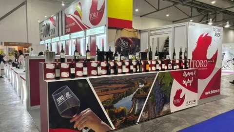 STAND SINGAPUR TORO I