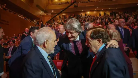 Carlos Mart&iacute;nez con Demetrio Madrid y Juan Jos&eacute; Lucas