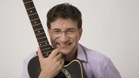 cantautor zamorano Rogelio Cabado