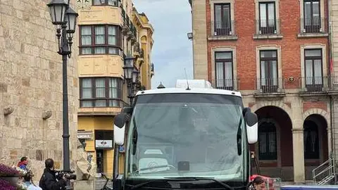 Autobus Dona Sangre Plaza Mayor de Zamora