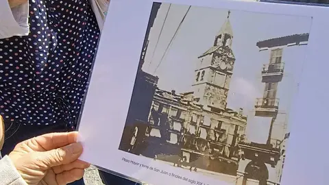 Foto antigua del campanil de la iglesia de San Juan