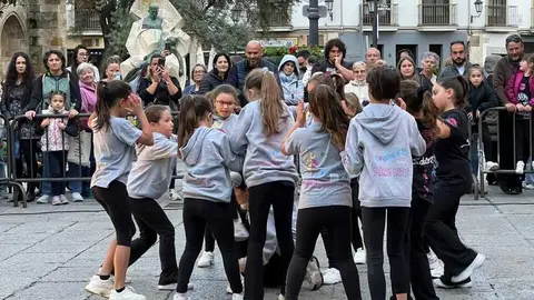 Sals&oacute;n Dance D&iacute;a de la Danza Plaza Mayor de Zamora _24