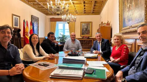 Reuni&oacute;n Diputaci&oacute;n y alcalde de Santa Colomba