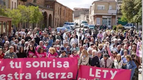 Concentraci&oacute;n en memoria de Leticia Rosino en T&aacute;bara (1)