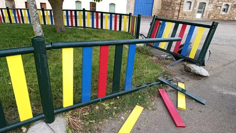 Estado en el que quedaron las valla del parque de Losilla