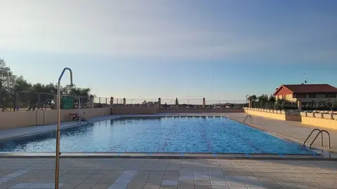 piscina de Fuentelape&ntilde;a