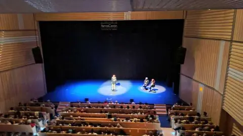 Las tres viejasen el Teatro Ramos Carr&oacute;n
