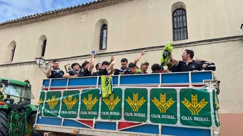 Celebraci&oacute;n Ascenso Balonmano Zamora_14