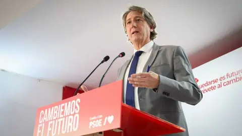 Carlos Mart&iacute;nez en rueda de prensa