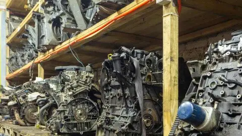 desguace piezas de motor - imagen de archivo