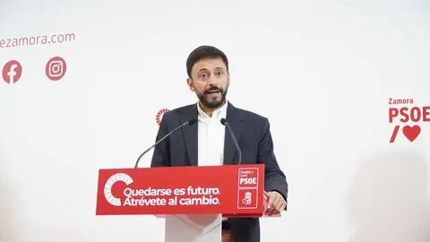Fran D&iacute;az, en rueda de prensa en la sede del PSOE de Zamora
