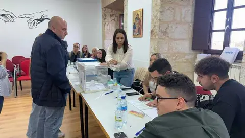 elecciones cofrad&iacute;a Esperanza Zamora _2