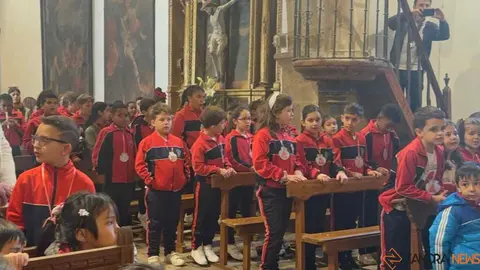   Alumnos del colegio Divina Providencia celebra su romer&iacute;a de la Concha _4