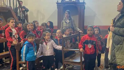   Alumnos del colegio Divina Providencia celebra su romer&iacute;a de la Concha _5
