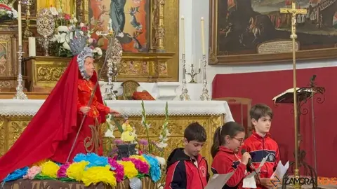   Alumnos del colegio Divina Providencia celebra su romer&iacute;a de la Concha _17