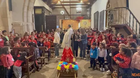   Alumnos del colegio Divina Providencia celebra su romer&iacute;a de la Concha _22
