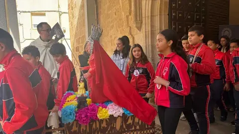   Alumnos del colegio Divina Providencia celebra su romer&iacute;a de la Concha _36