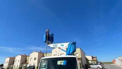 Trabajos de renovaci&oacute;n del alumbrado en Moraleja del Vino