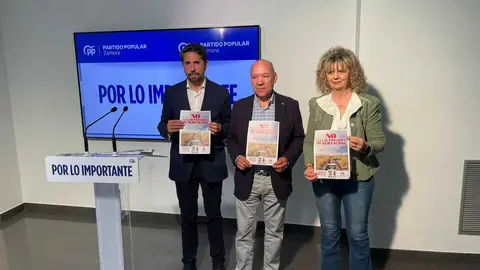 &Oacute;scar Ramajo, Jes&uacute;s Mar&iacute;a Barrios y Elvira Velasco