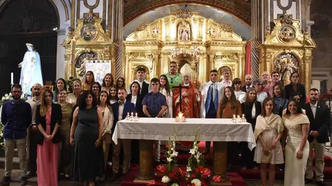 Confirmaciones Zamora Vigilia de Pentecost&eacute;s - imagen redes