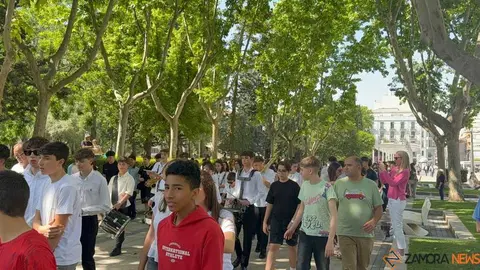 La Milagrosa peregrina con la Virgen y celebra la Eucarist&iacute;a en Cristo Rey_9