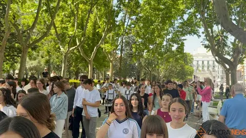 La Milagrosa peregrina con la Virgen y celebra la Eucarist&iacute;a en Cristo Rey_12