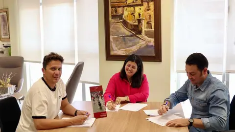 Convenio Ayuntamiento de Benavente Pe&ntilde;a Toro Enmaromado