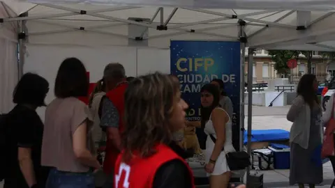 Feria Tecnol&oacute;gica La Marina Semana personas mayores Cruz Roja _3