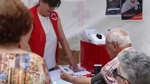 Feria Tecnol&oacute;gica La Marina Semana personas mayores Cruz Roja _15