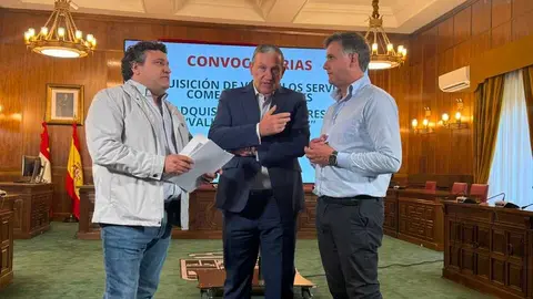 Javier Fa&uacute;ndez Dom&iacute;nguez,  Ramiro Silva Monterrubioy  Jos&eacute; &Aacute;ngel Ruiz Rodr&iacute;guez.