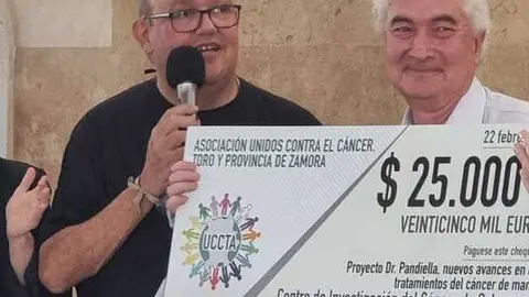 &Aacute;ngel Garc&iacute;a en la fiesta anual de la Asociaci&oacute;n Unidos contra el C&aacute;ncer de Toro