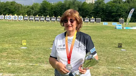 Mati Pe&ntilde;a con su medalla de plata