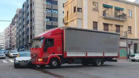 Colisi&oacute;n ami&iacute;n y turismo avenida portugal y san pablo