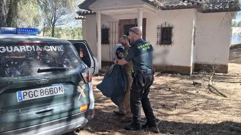La Guardia Civil localiza al desaparecido en un pinar de Fresno de la Ribera