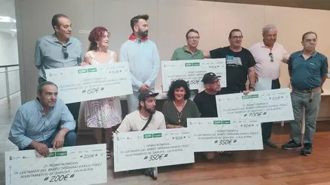Foto de familia de los premiados