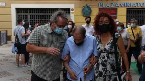 Imagen de archivo de Herminio Ramos con su hija Carmen y el alcalde de Zamora