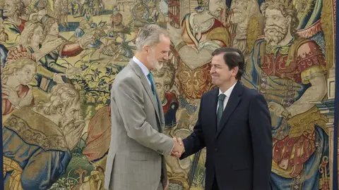 S. M. el Rey recibe en audiencia al presidente de la Junta