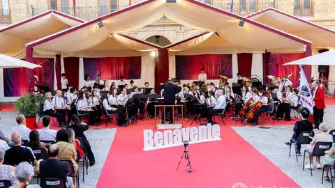 Inauguraci&oacute;n Certamen de Bandas de M&uacute;sica Benavente - imagen Interbenavente