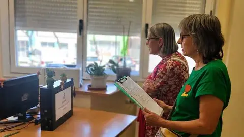 Nines y Pilar en registro Ayto de Zamora
