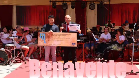 MEJOR DIRECTOR  X Certamen Internacional de Bandas de M&uacute;sica