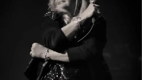 Bonnie Tyler - imagen de las redes del artista