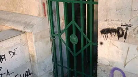 Estado de los ba&ntilde;os La Mota - imagen Izquierda Unida Benavente