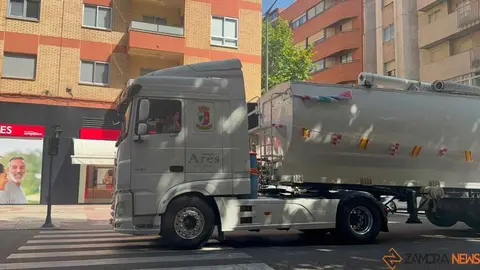  camioneros por Zamora en el d&iacute;a san Crist&oacute;bal _3