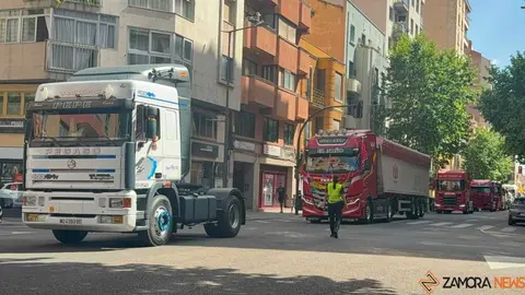  camioneros por Zamora en el d&iacute;a san Crist&oacute;bal _4