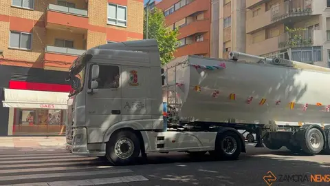  camioneros por Zamora en el d&iacute;a san Crist&oacute;bal _9